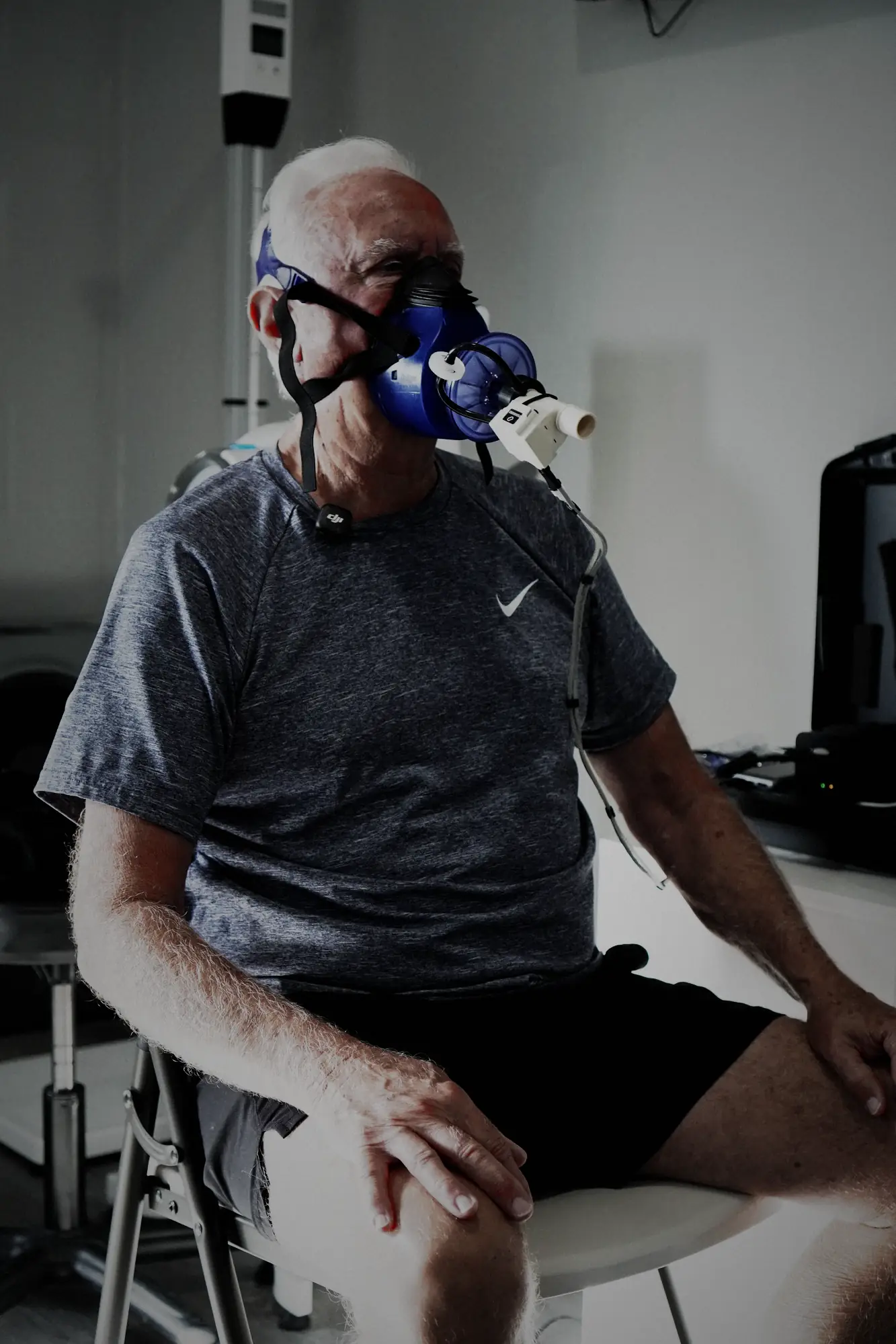 A MaxOut360 member mid-test, breathing through the PNOĒ metabolic mask
